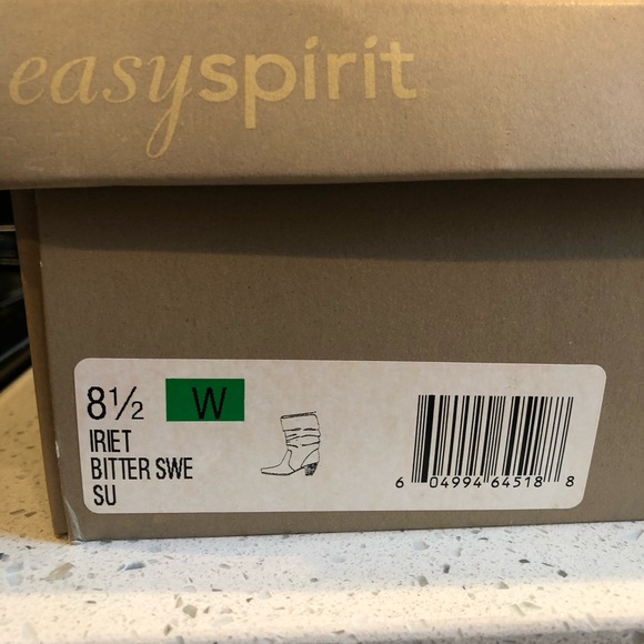 Easy Spirit Slouchy Brown Suede Boots Size 8.5 W - Picture 6 of 6